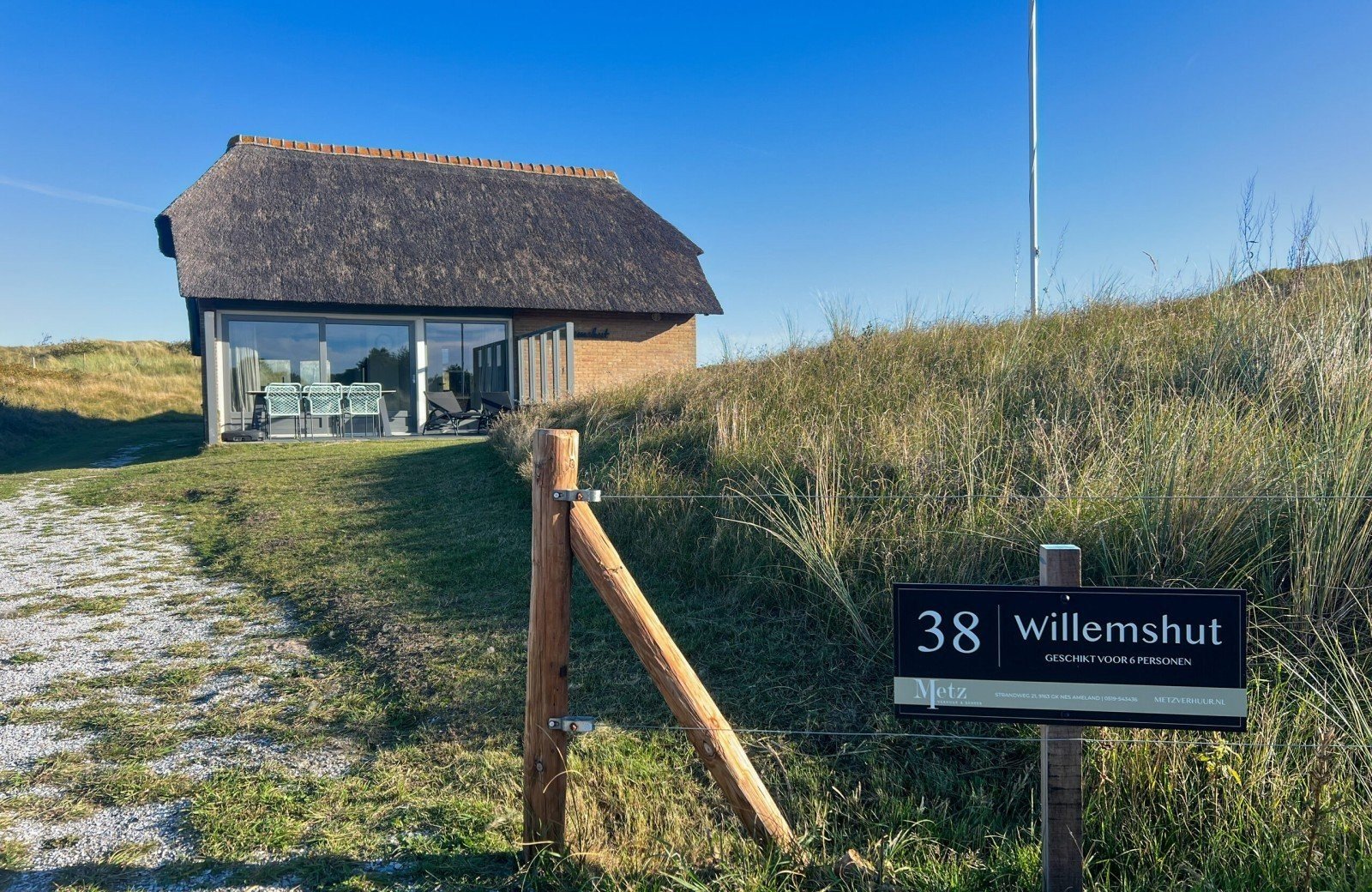 Willemshut bewerkt buiten1
